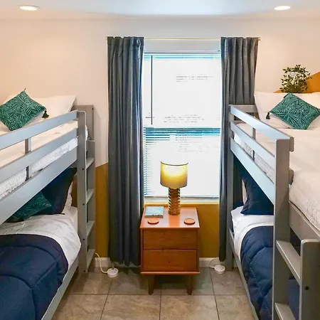 Soleil House - Unit B Villa